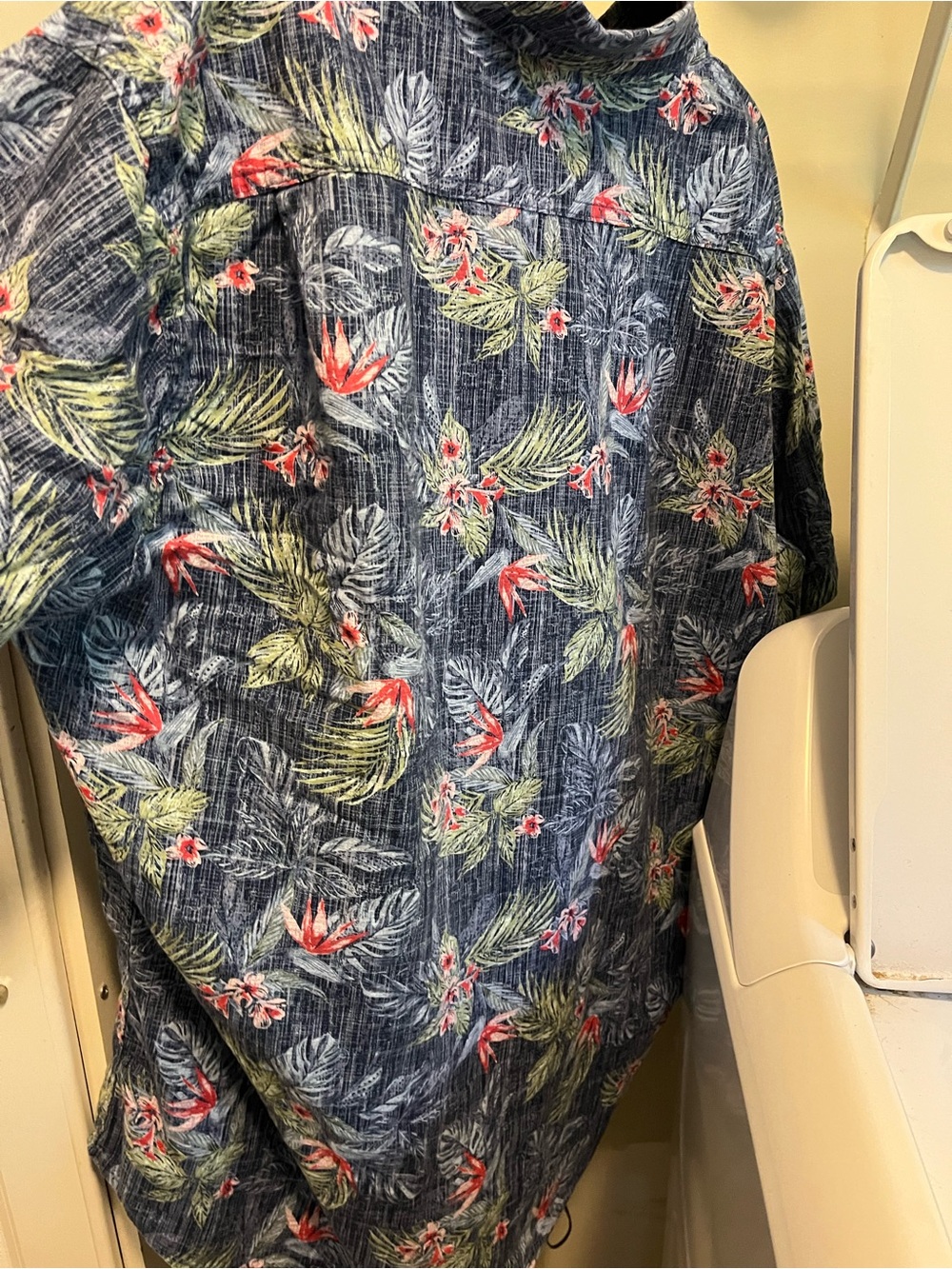 Izod Navy Blue Tropical Floral Short-Sleeve Button-Down Shirt - Picture 4 of 4